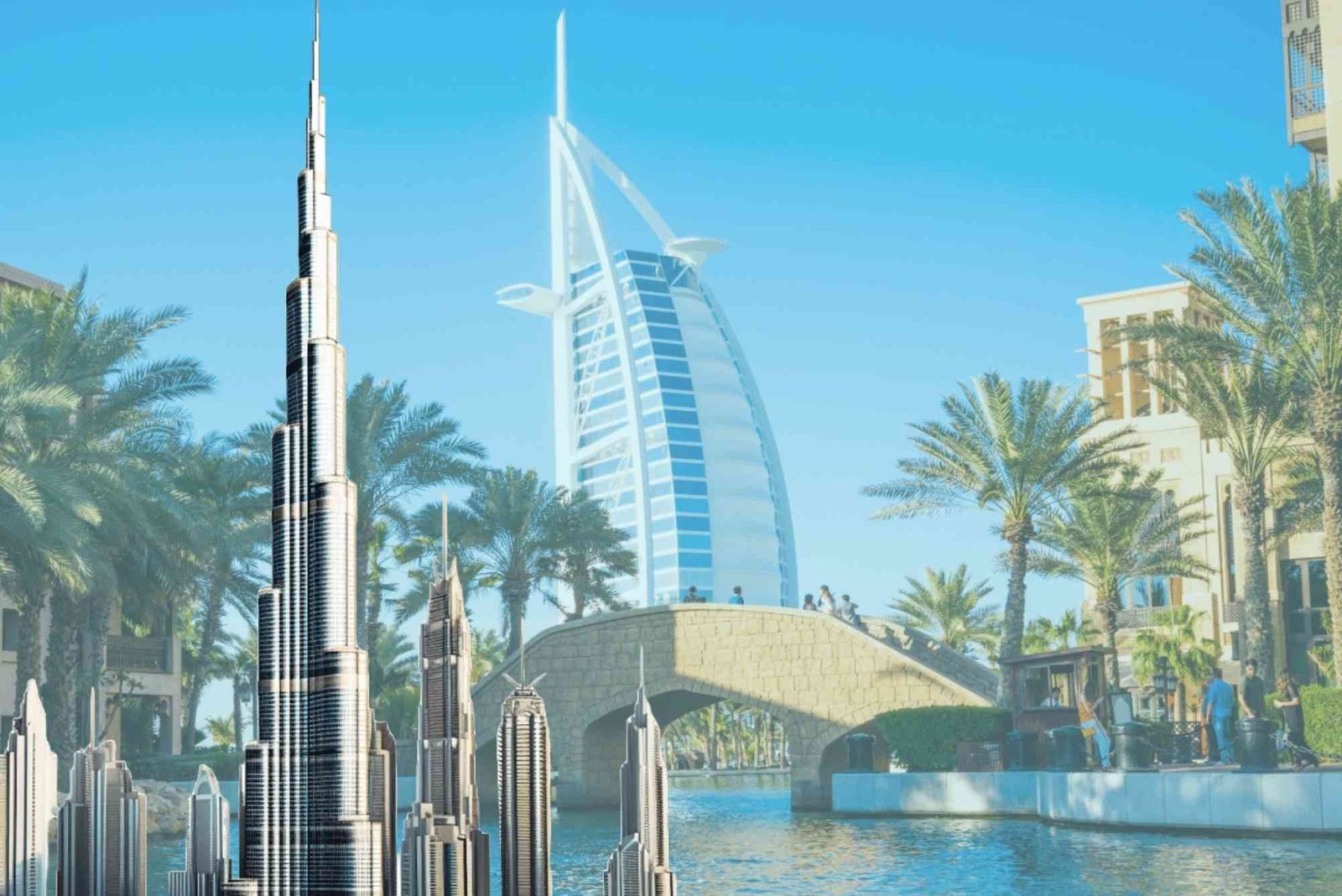 Corporate Branding Made Easy With a Professional Photographer in Dubai — What Buyers & Renters Should Know